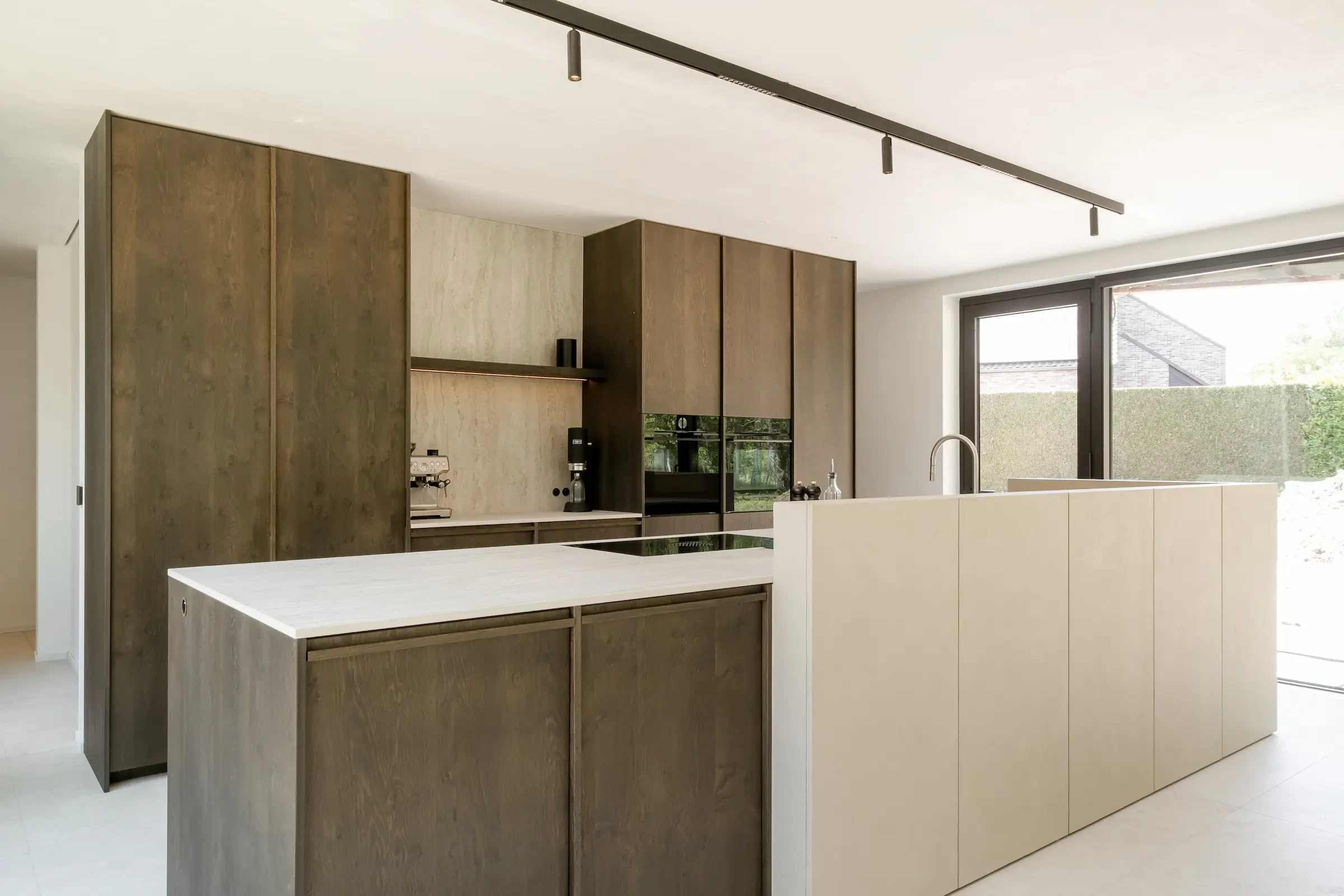 Moderne keuken door Maeno
